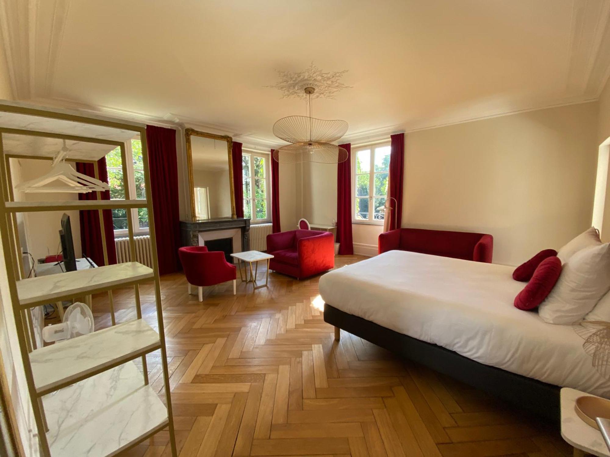 Logis Hotel Du Parc Pont-à-Mousson Exteriör bild