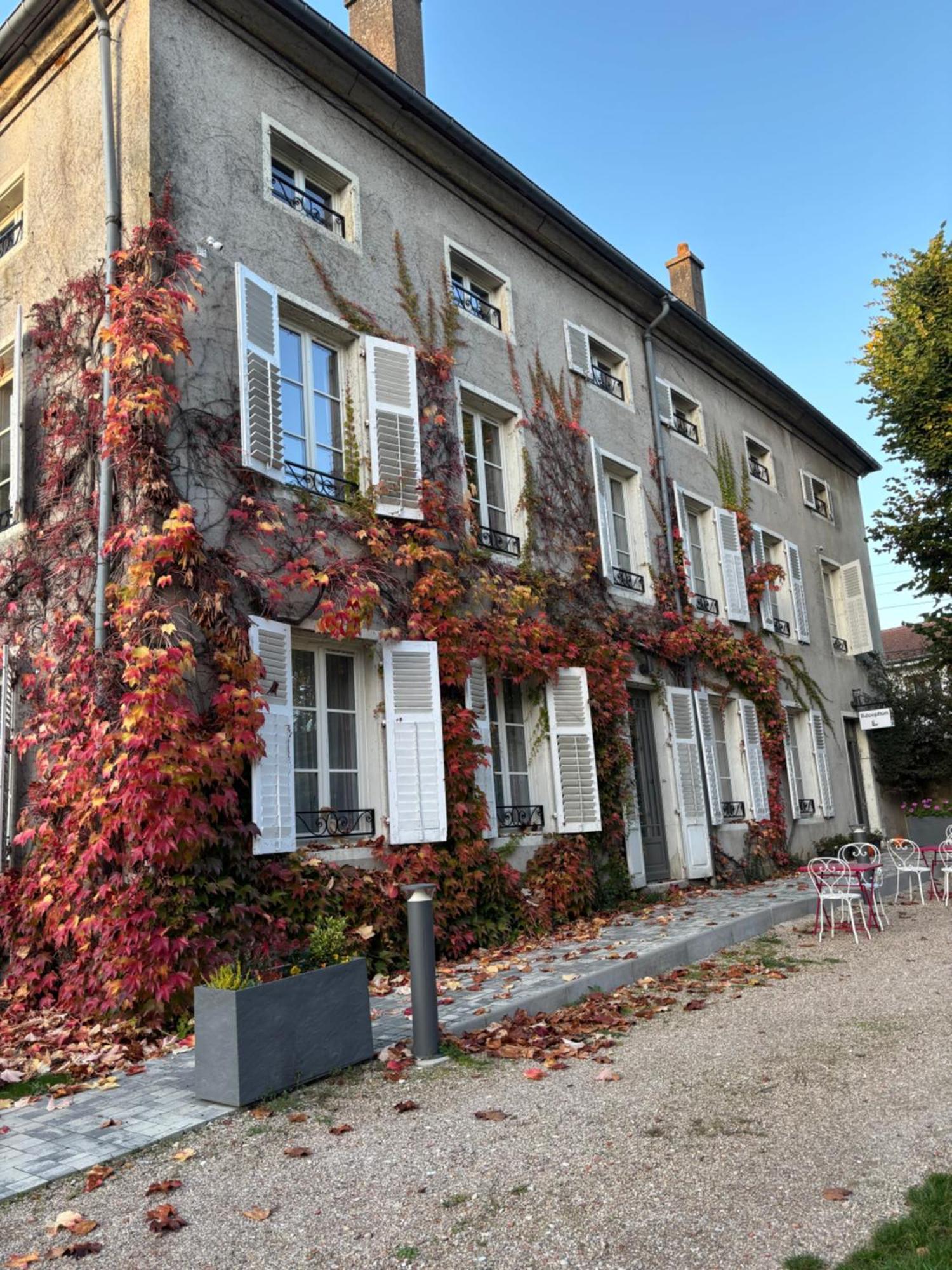 Logis Hotel Du Parc Pont-à-Mousson Exteriör bild